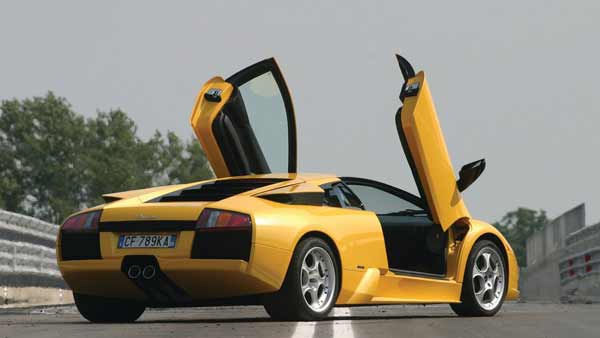 யுவராஜ் சிங் பைக் ஓட்ட மாட்டார்... கார்களை மட்டுமே வாங்குவார்... காரணத்த கேட்டா உருகி போவீங்க...!!!