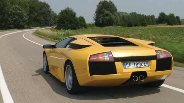 யுவராஜ் சிங் பைக் ஓட்ட மாட்டார்... கார்களை மட்டுமே வாங்குவார்... காரணத்த கேட்டா உருகி போவீங்க...!!!