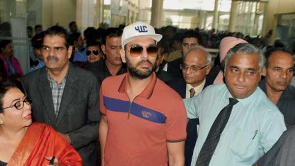 யுவராஜ் சிங் பைக் ஓட்ட மாட்டார்... கார்களை மட்டுமே வாங்குவார்... காரணத்த கேட்டா உருகி போவீங்க...!!!