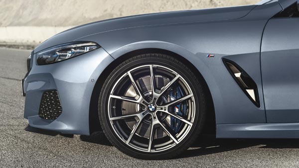 புதிய பிஎம்டபிள்யூ 8 சீரிஸ் கார் அறிமுகம்: படங்களுடன் தகவல்கள்!!