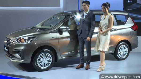 இதுதான் புதுசா வரப்போற பெரிய குடும்பத்து காரு...! கடைசி கார கண்டிப்பா பாருங்க... இதுதான் புதுசா வரப்போற பெரிய குடும்பத்து காரு...! கடைசி கார கண்டிப்பா பாருங்க...