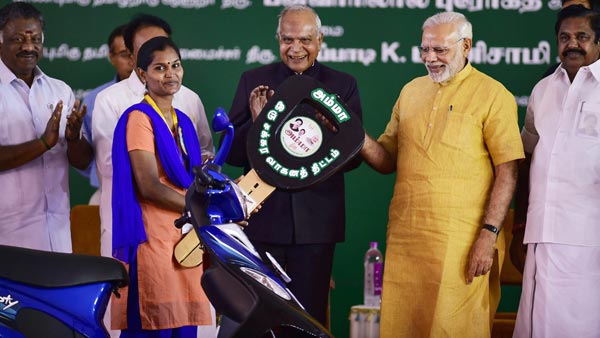 அம்மா ஸ்கூட்டர் திட்டம் திடீர் ரத்து? தேர்வான பெண்களுக்கு மானியம் வழங்காததன் பரபரப்பு பின்னணி..