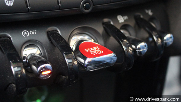 ஹாலிவுட் பட பாணியில் ஹை-டெக் டிவைஸ் மூலம் லக்ஸரி கார்கள் திருட்டு... எச்சரிக்கையாக இருப்பது எப்படி? 