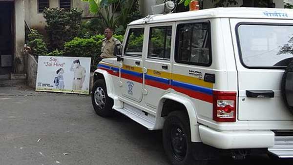 ஒரு குடும்பத்தை மீட்க பொலிரோ காரில் ஆற்று வெள்ளத்தை கடந்த போலீஸ்! சாத்தியமானது எப்படி? 