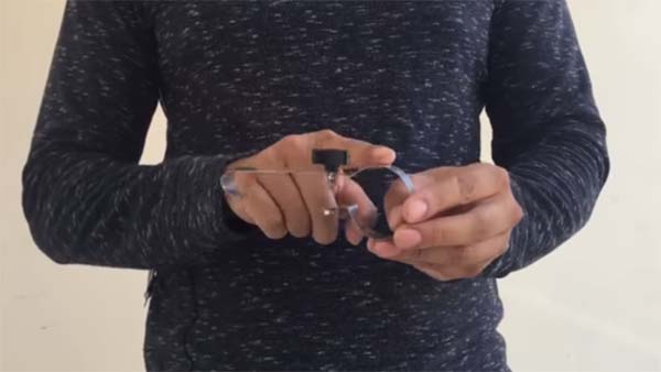 ரூ 30 செலவில் பைக்குகளுக்கான க்ரூஸ் கண்ட்ரோல் கருவி.... இந்திய இளைஞரின் அரிய கண்டுபிடிப்பு