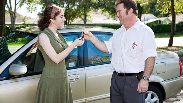 OLX மூலம் கார் வாங்க வந்தவரிடம் ரூ.1.5 லட்சம் அபேஸ்... உஷார் மக்களே!!