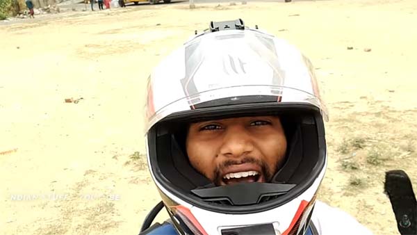 2,500 கிலோ டிராக்டரை பஜாஜ் டோமினார் பைக்கால் இழுக்க முடியுமா? 