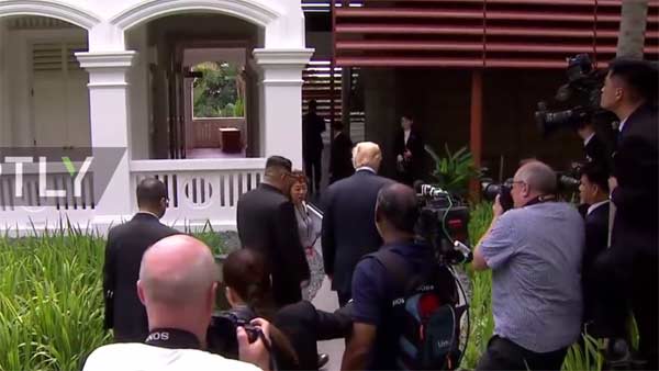 டிரம்ப் சைகை.. ரெடியான ரகசிய ஏஜென்ட்.. கொலை பீதியால் காரில் ஏறாத கிம்.. அந்த காரில் என்னதான் இருக்கு