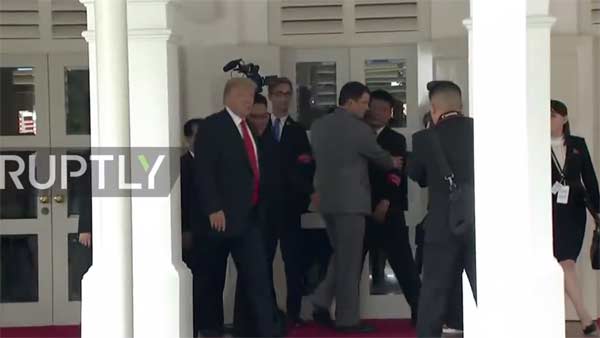 டிரம்ப் சைகை.. ரெடியான ரகசிய ஏஜென்ட்.. கொலை பீதியால் காரில் ஏறாத கிம்.. அந்த காரில் என்னதான் இருக்கு