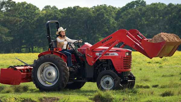 டிரைவர் இல்லாமலேயே இயங்கும் டிராக்டர்! வெறும் ரூ.50 ஆயிரத்தில் விவசாயிகளுக்கு கிடைத்த வரம்! 