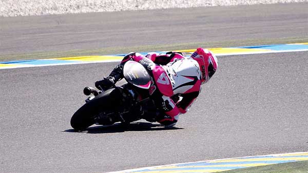 தமிழக மாணவர்கள் தயாரித்த சூப்பர் பைக் ஸ்பெயின் ரேஸில் பங்கேற்கிறது... 17 நாடுகளுக்கு கடும் சவால்