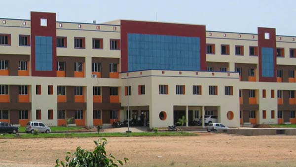 தமிழக மாணவர்கள் தயாரித்த சூப்பர் பைக் ஸ்பெயின் ரேஸில் பங்கேற்கிறது... 17 நாடுகளுக்கு கடும் சவால்