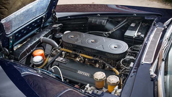 பெட்ரோல் காரில் டீசலும், டீசல் காரில் பெட்ரோலும் போட்டால் என்ன ஆகும்?