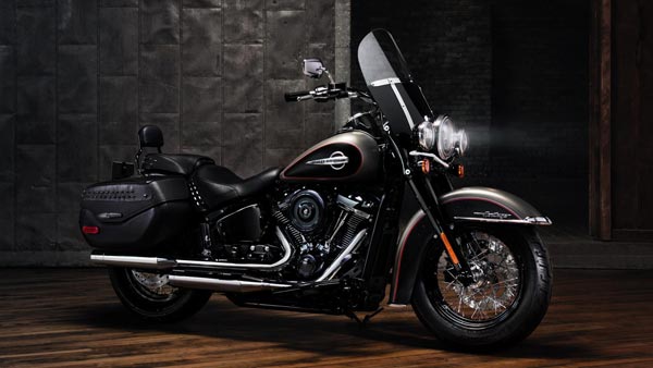 வடிவேலு ஸ்டைலில் ரூ.10 லட்சம் ஹார்லி டேவிட்சன் பைக் ஸ்வாகா! ஒரு மனுஷன் இவ்ளோ நேரமா டெஸ்ட் ரைடு போவான்? 