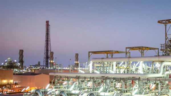 அமெரிக்கா- ஈரான் ஆயில் அரசியலால் பந்தாடப்படும் இந்தியா ; பெட்ரோல் விலை விரைவில் சதம் போடலாம்