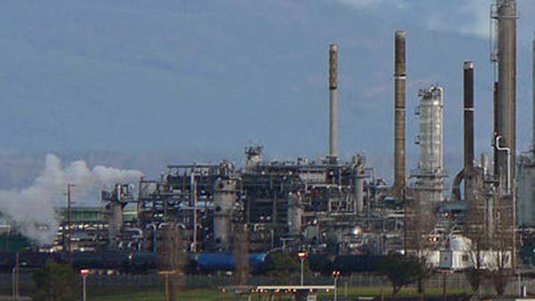 அமெரிக்கா- ஈரான் ஆயில் அரசியலால் பந்தாடப்படும் இந்தியா ; பெட்ரோல் விலை விரைவில் சதம் போடலாம்