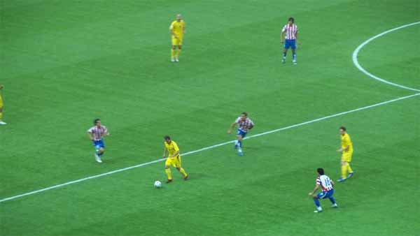 சேட்டன்களின் வாகனங்களை தொற்றிய கால்பந்து ஜூரம்! யமஹா, ஹோண்டாவும் தப்பவில்லை! 