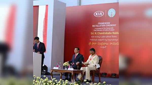 உலக கோப்பை கால்பந்து தொடரில் இந்தியாவுக்கு முதல் முறையாக வாய்ப்பு! கியாவுக்கு சுனில் சேத்ரி நன்றி!