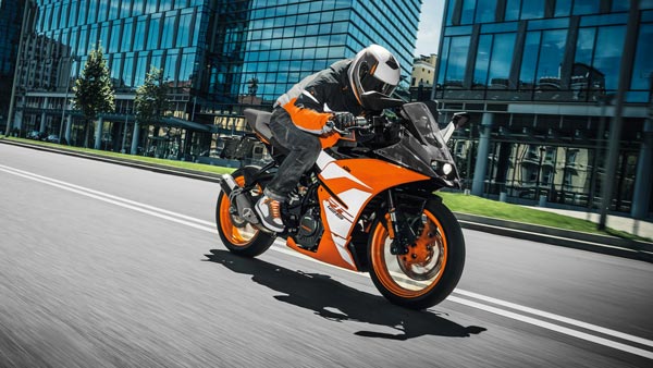 இளசுகளின் மனசை கவர்ந்த 7 பவர்புல் பைக்குகள் இவைதான்