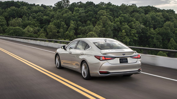 புதிய லெக்சஸ் இஎஸ் 300எச் கார் விரைவில் இந்தியாவில் அறிமுகமாகிறது!