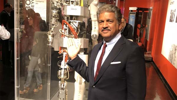 காலா காருக்கு இவ்வளவு மவுசா? கெத்து காட்டும் வேகையன் மகன்...!