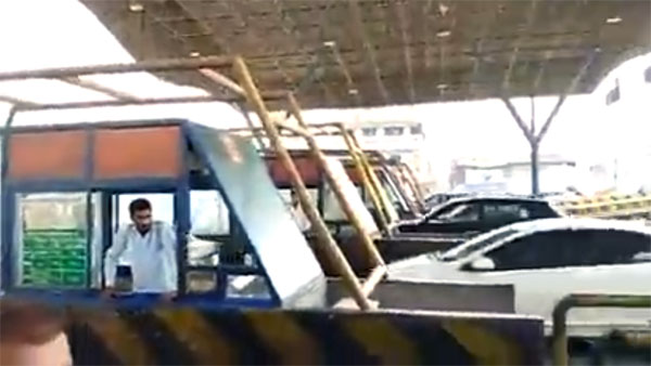 டோல்கேட் டிராபிக் ஜாமில் பாடம் கற்ற அமைச்சர் செய்த அதிரடி... வாகன ஓட்டிகள் குதூகலம்... 