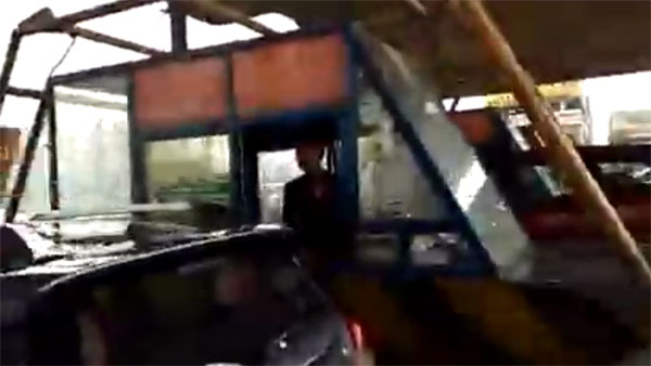 டோல்கேட் டிராபிக் ஜாமில் பாடம் கற்ற அமைச்சர் செய்த அதிரடி... வாகன ஓட்டிகள் குதூகலம்... 