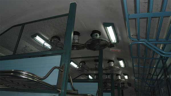 இந்திய ரயில்வே இப்போ வேற லெவல்... பயணிகள் நலனுக்காக பல நவீன வசதிகள் அறிமுகம்! 