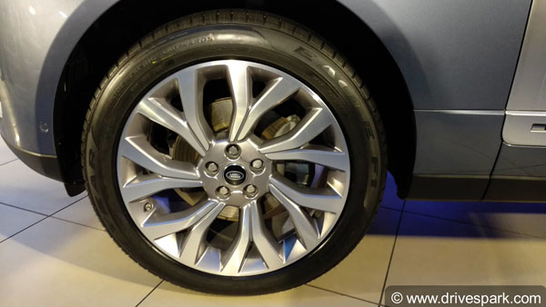 புதிய ரேஞ்ச்ரோவர் மற்றும் ரேஞ்ச்ரோவர் ஸ்போர்ட் மாடல்கள் இந்தியாவில் அறிமுகம்!!