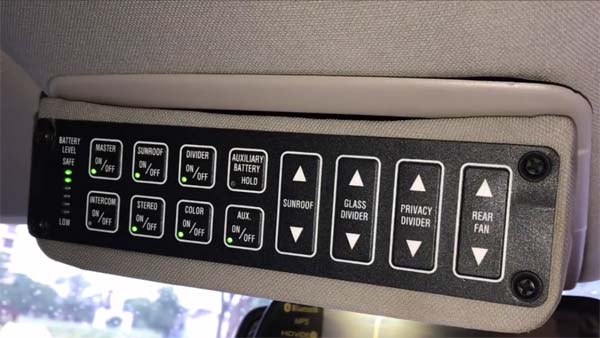 இந்த காருக்கு வெறும் ரூ10 ஆயிரம் தானா...? நம்பவே முடியலையே 