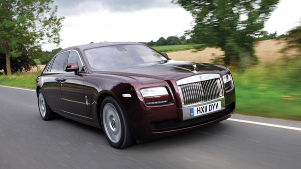 சர்காரை பிடிக்க ரோல்ஸ்ராய்ஸ் காரில் கெத்து காட்டும் விஜய்!!