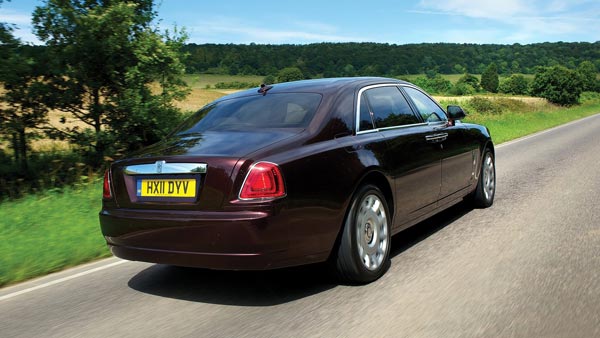 சர்காரை பிடிக்க ரோல்ஸ்ராய்ஸ் காரில் கெத்து காட்டும் விஜய்!!