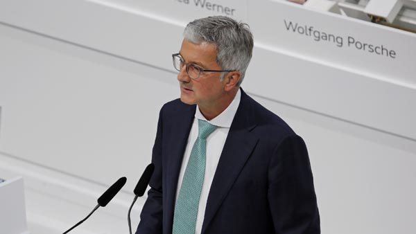 ஆடிக்கு அடித்த அடி... புகை உமிழ்தல் மோசடி வழக்கில் சிஇஒ அதிரடி கைது!