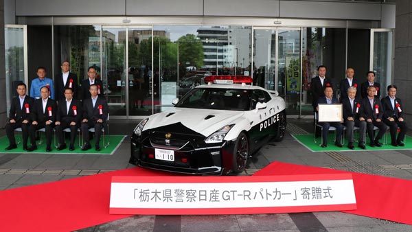 ரூ.2.12 கோடி ஸ்போர்ட்ஸ் கார் நன்கொடை! அந்த மச்சக்கார போலீஸ் இவங்கதான்... 