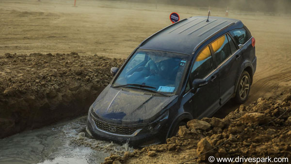லக்ஸரி கார்களின் சொகுசு வசதிகளுடன் கிடைக்கும் மலிவான விலை கார்களின் பட்டியல்...!!! 