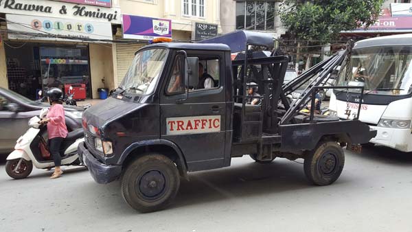 ஸ்கூட்டருக்கு வழி விடாத ஆட்டோ டிரைவர் மீது துப்பாக்கி சூடு! வாகன ஓட்டிகளுடன் தகராறை தவிர்ப்பது எப்படி? 