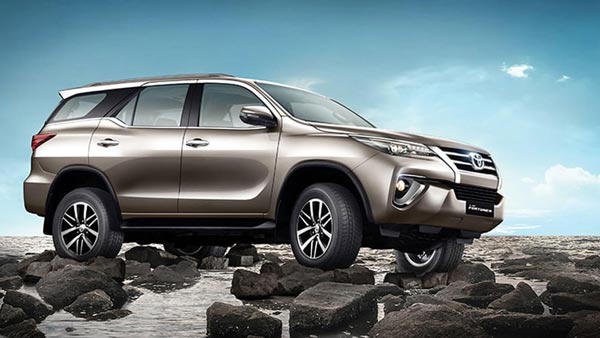 இன்னோவா வேண்டாம்.. அம்மாவின் ஆஸ்தான கார்தான் வேண்டும்.. அமைச்சர் அடம் பிடிப்பதன் ரகசியம் இதுதான்..