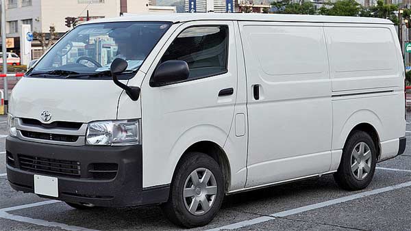 இந்தியராக இருந்தால் இந்த கார்கள் மீது ஆசைப்பட கூடாது.. இல்லாவிட்டால் பாகிஸ்தான் போக ரெடியா இருங்க.. 