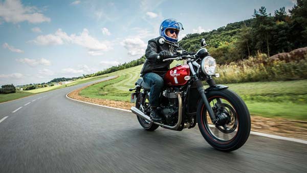 இந்தியாவில் முதல் முறையாக இப்படி ஒரு சலுகை! டிரையம்ப் சூப்பர் பைக்குகளை இலவசமாக ஓட்டலாம்! 