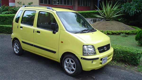 ஸ்கூட்டர் விலையில் கார் வேண்டுமா? வாங்க வாங்கலாம்....