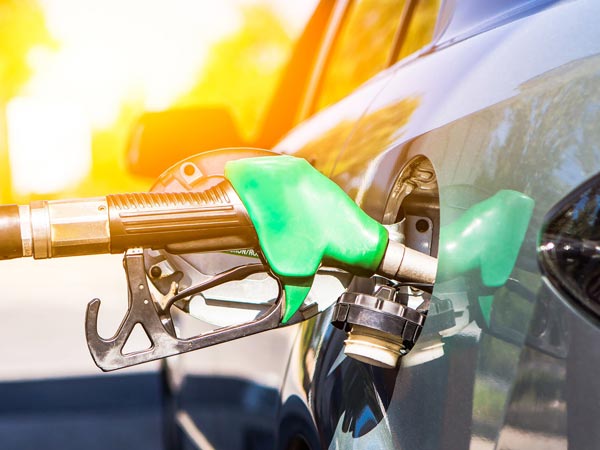 உங்கள் கார் இன்ஜின் நீண்ட நாள் உழைக்க வேண்டுமா? இதையெல்லாம் செய்யாதீங்க ப்ளீஸ்...