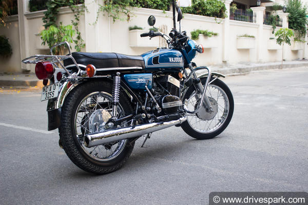 80's கிட்ஸ் ரசித்த யமஹா ஆர்டி350 பைக்கில் இவ்வளவு அம்சங்களா?