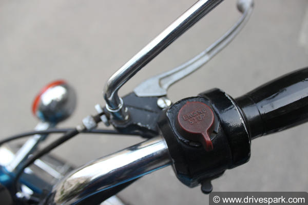 80's கிட்ஸ் ரசித்த யமஹா ஆர்டி350 பைக்கில் இவ்வளவு அம்சங்களா?