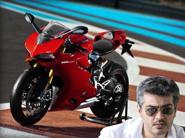 டுகாட்டி பைக்கை அஜீத் போல் ஓட்டும் ஆசையில் விதி மீறிய போலீஸ்காரர்! என்னதான் இருந்தாலும் தல போல வருமா?