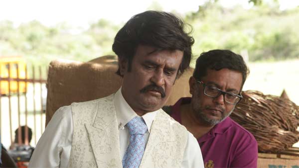 இன்னோவா காரால் பாதிக்கப்பட்டது நாஞ்சில் சம்பத் மட்டுமல்ல.. சூப்பர் ஸ்டார் ரஜினியும்தான்...