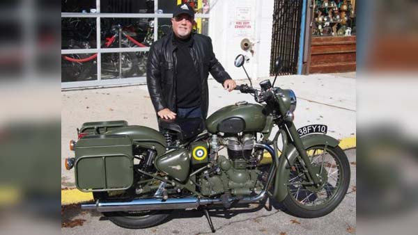 காலா வில்லன், மோகன்லால் மட்டுமல்ல.. வெளிநாட்டு பிரபலங்களையும் மயக்கும் இந்தியாவின் ராயல் என்பீல்டு காலா வில்லன், மோகன்லால் மட்டுமல்ல.. வெளிநாட்டு பிரபலங்களையும் மயக்கும் இந்தியாவின் ராயல் என்பீல்டு