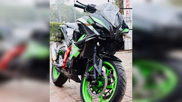 இந்தியாவின் பல்சர் பைக் மூலம் பாகிஸ்தான் மக்களை முட்டாளாக்கிய சீனா.. இதை எல்லாமா நம்புவாங்க?