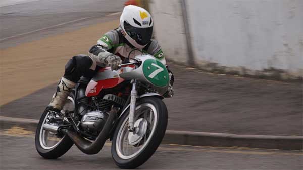 வரும் 2019 ஜன.,15 முதல் ஹெல்மெட் அணிந்தால் முடி கொட்டாது, சொட்டை விழாது; மத்திய அரசு புதிய உத்தரவு 