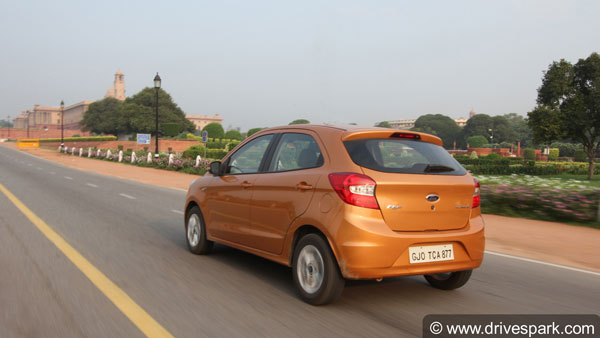 ஸிப்ட் காரை விட ஃபோர்டு ஃபிகோ காரின் விலை குறைந்தது