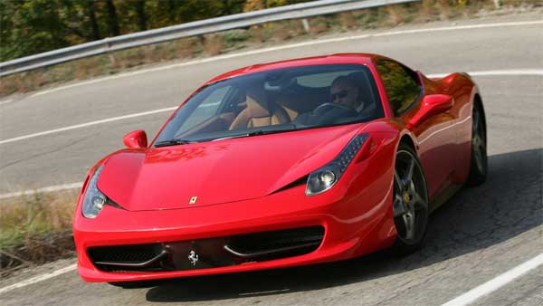 பல கோடி ரூபாய் மதிப்புடைய சூப்பர் கார்களில் கெத்தாக வலம் வரும் இந்திய பெண்கள்..